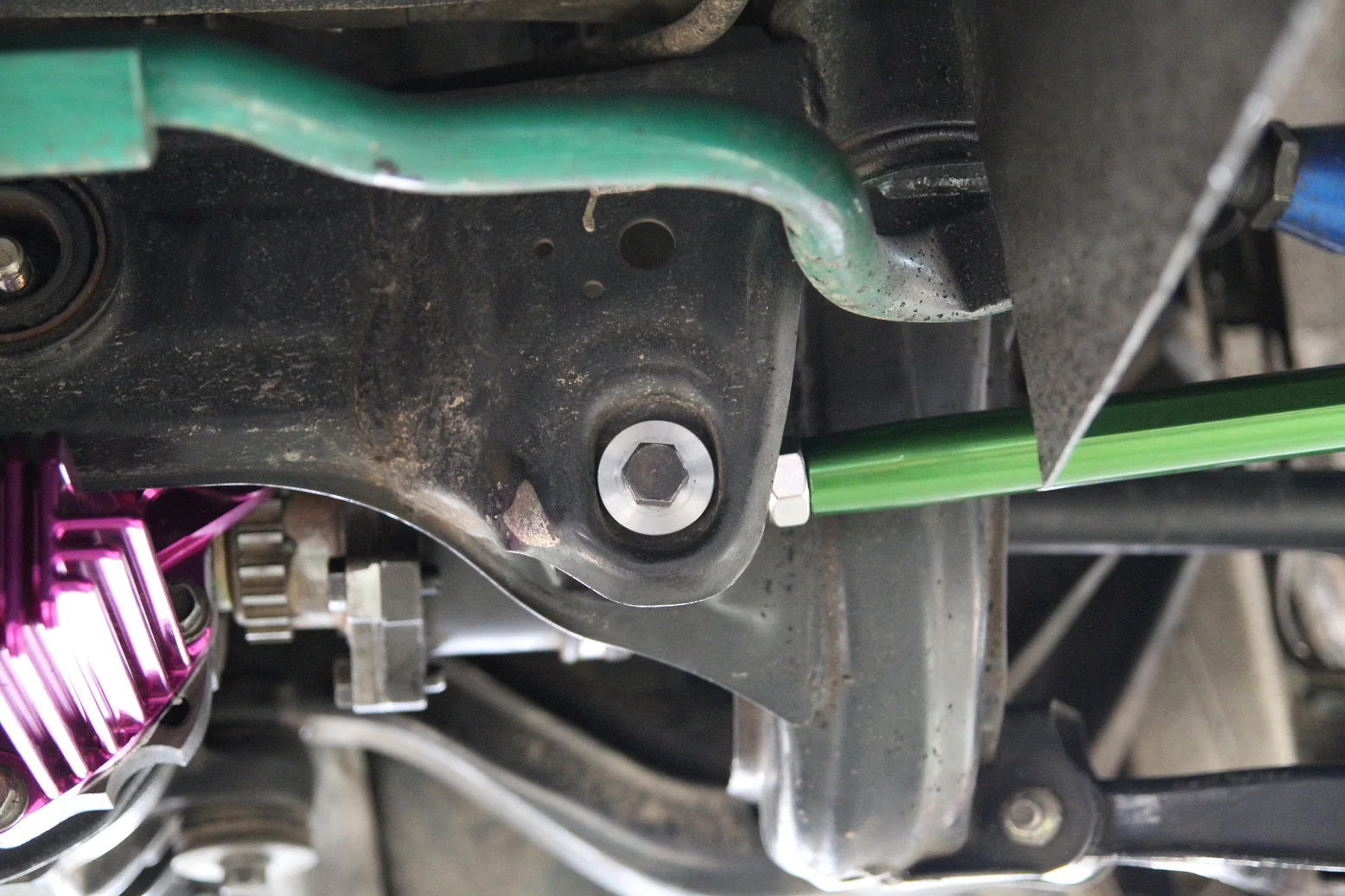 S14/S15/R33 Eccentric lockout kit (non HICAS) - Image 3